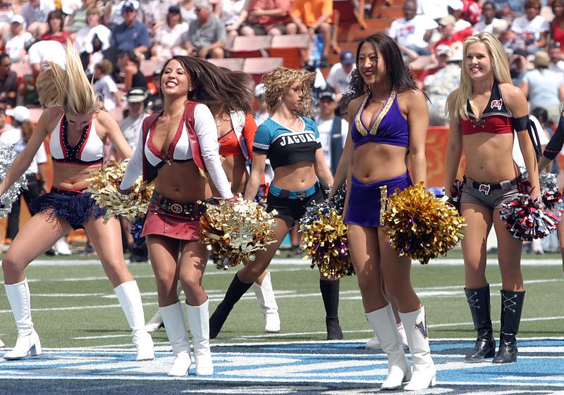 Cheerleaders reach $1.25 million settlement in lawsuit against