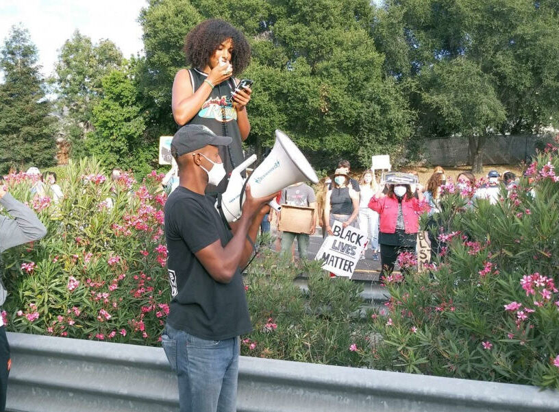 San Luis Obispo Protesters Smash Glass On 4 Year Old Child