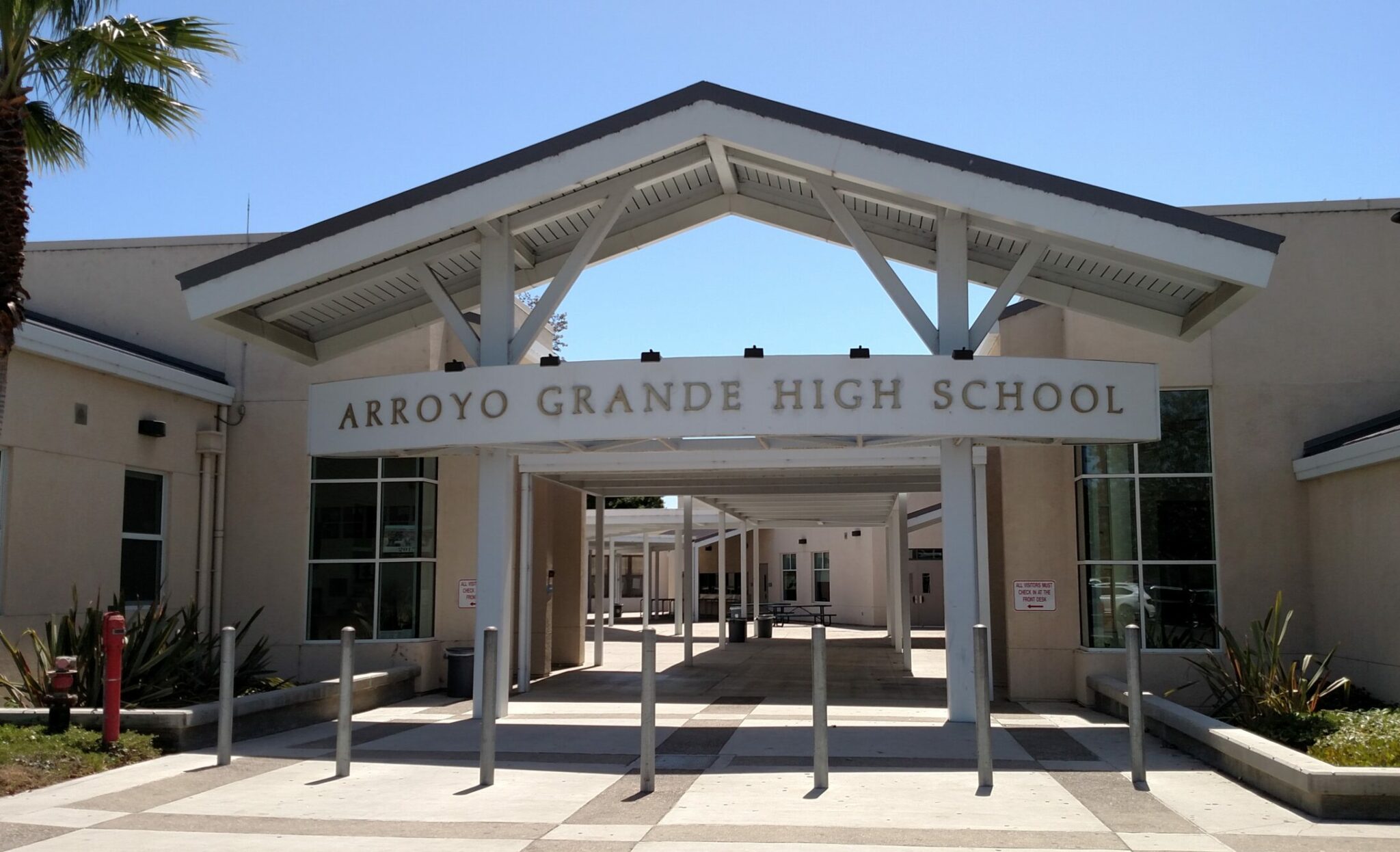 School threats included photo of guntoting Arroyo Grande student