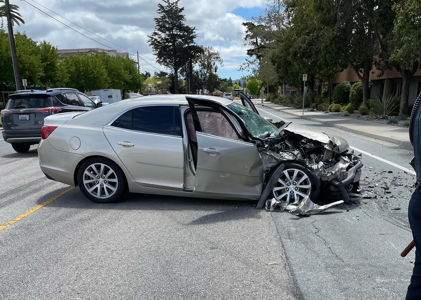 Car slams into semitruck in San Luis Obispo