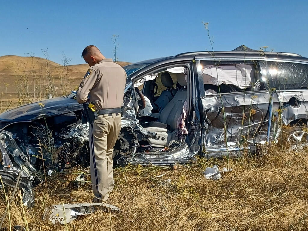 Head on Car Crash in Slow Mo 