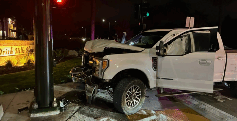 Drunk driver crashes into pole in San Luis Obispo, flees